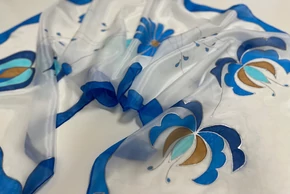 Kép 2/2 - Hungarian Harmony, Kincső selyemsál (150x40 cm)